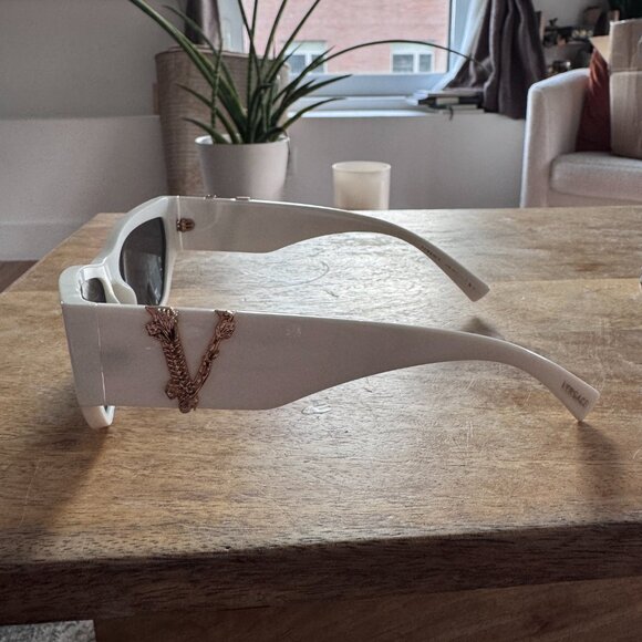 White Versace Cat-Eye Tinted Sunglasses with case - Picture 6 of 11